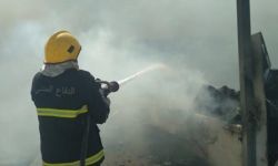 بغداد.. النيران تحاصر عدد من السكان بسبب حريق ضخم